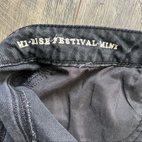 AEO 5 Button Distressed Hi Rise Festival Mini Skirt Women’s Size 6 - Picture 6 of 9